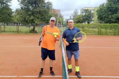 IMG-1ce0dffc90d7e418329bce67a991842f-V