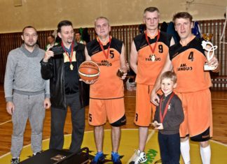 Krepšinio turnyre ,,Achemiečiams” 40+ nenugalima Ramūno Jurkevičiaus vedama komanda.