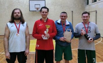 Jonavoje vykusi 3×3 krepšinio turnyrą laimėjo „Koncerno“ komanda