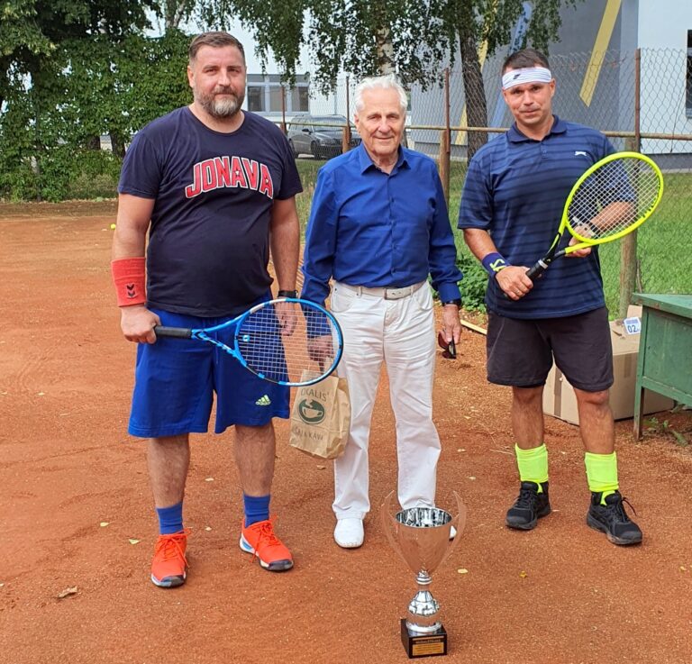 Teniso turnyras ,,Achemiečiams“-čempionas Valdas Lukšas