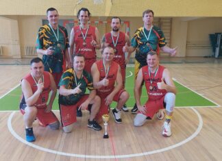 Achemos krepšinio mėgėjai 40+ iš sostinės grižo su apdovanojimais