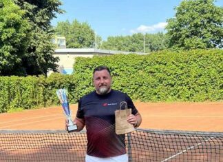 Teniso turnyras J. Sirvydžio taurei laimėti-čempionas Valdas Lukšas