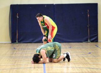 Nesėkmingai startavusi mūsų klubo komanda ,,Achema“ vistik po 3-čio turo tapo lyderiais JKML 40+